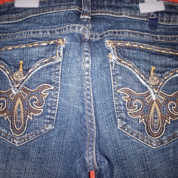 Blue Jeans - Picture 3 of 3